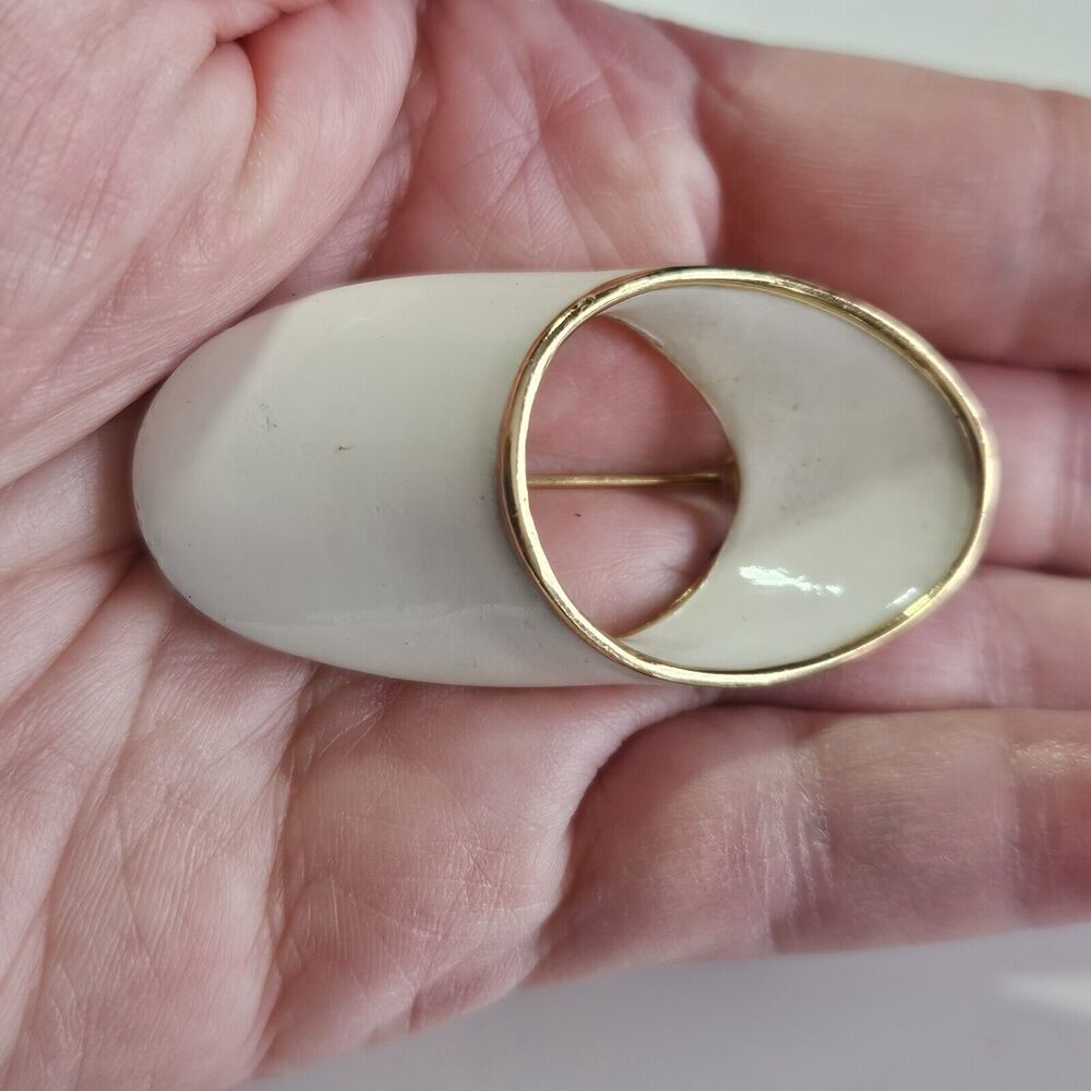 Vintage Kramer Gold Tone White Enamel Cylindrical Brooch